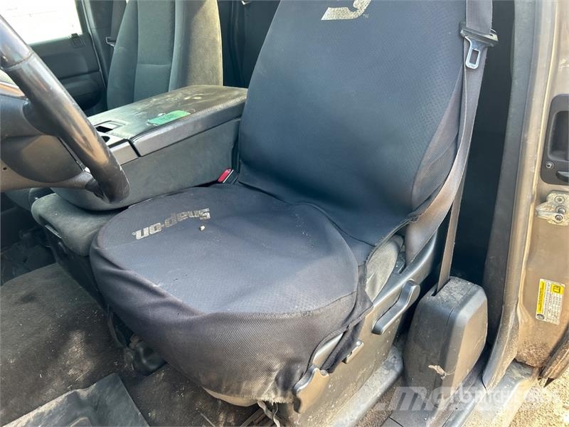 Chevrolet Silverado 1500 LT 4x4 Extended Cab Pickup Ostalo