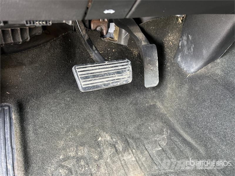 Chevrolet Silverado 1500 LT 4x4 Dual Cab Pickup Ostalo