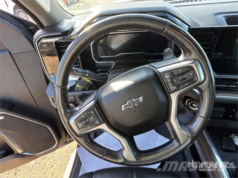 Chevrolet Silverado 1500 4x4 Crew Cab Pickup Drugi