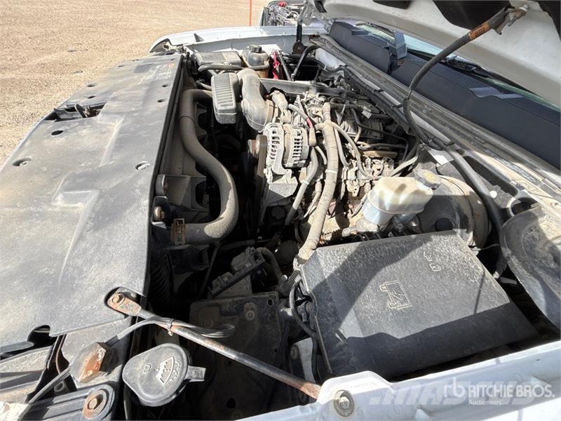 Chevrolet Silverado 1500 LT 4x4 Extended Cab Pickup Muu