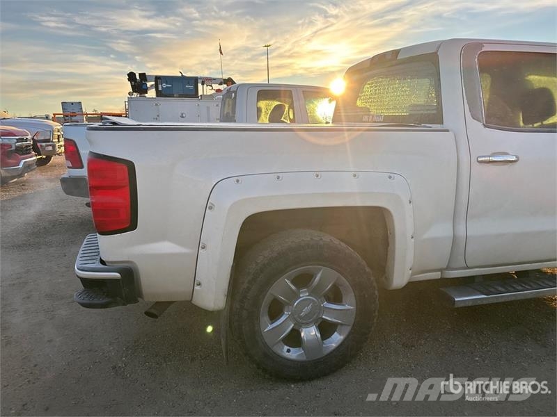 Chevrolet Silverado 1500 LT 4x4 Crew Cab Pickup Drugi