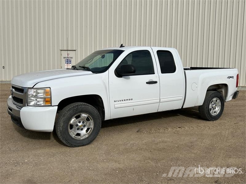 Chevrolet Silverado 1500 LT 4x4 Extended Cab Pickup Muut autot
