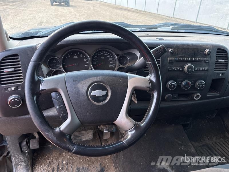 Chevrolet Silverado 1500 LT 4x4 Crew Cab Pickup Ostalo
