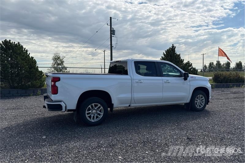 Chevrolet Silverado 1500 Z71 4x4 Crew Cab Pickup 其他