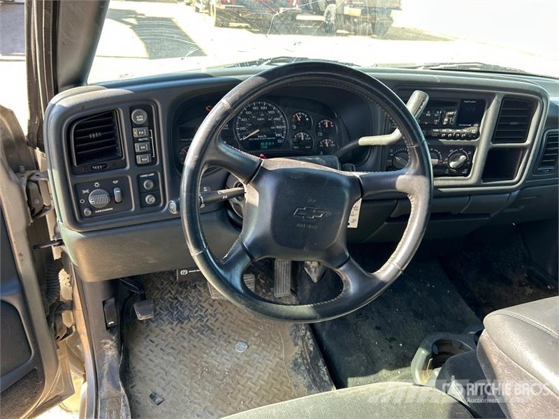 Chevrolet Silverado 1500 4x4 Crew Cab Pickup Прочие фургоны