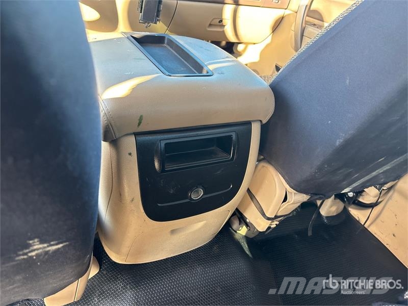 Chevrolet Silverado 1500 LT 4x4 Crew Cab Pickup أخرى