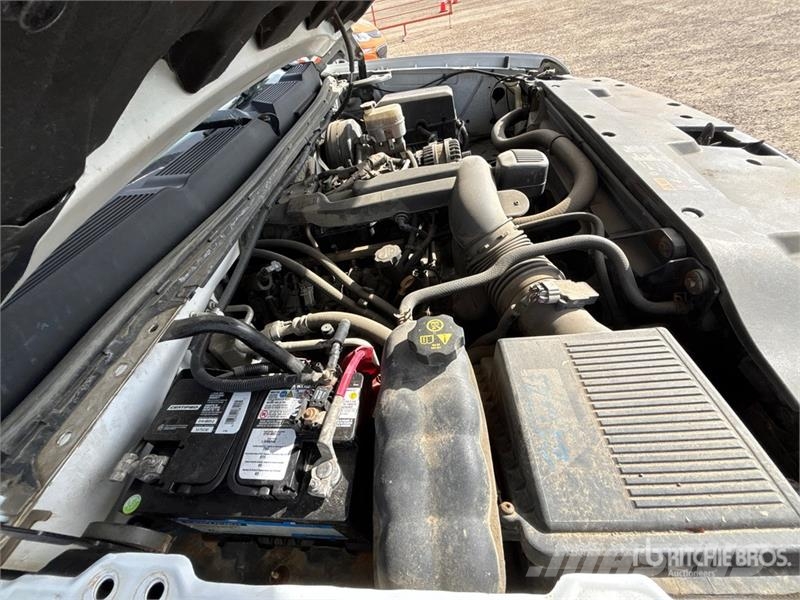 Chevrolet Silverado 1500 LT 4x4 Extended Cab Pickup Muu