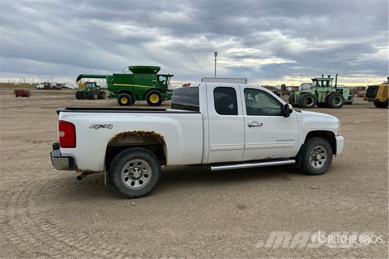 Chevrolet Silverado 1500 LS 4x4 Extended Cab Pickup Anders
