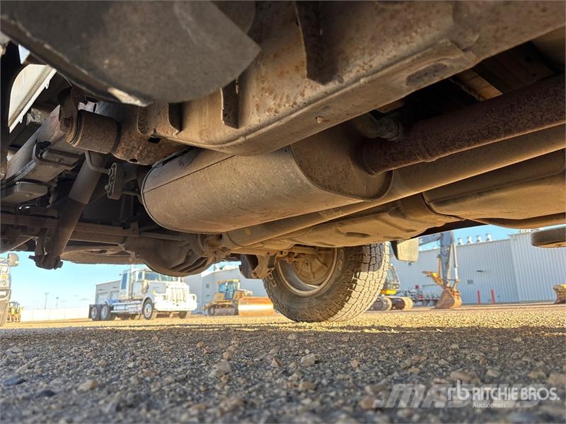 Chevrolet Silverado 1500 LT 4x4 Crew Cab Pickup Інше