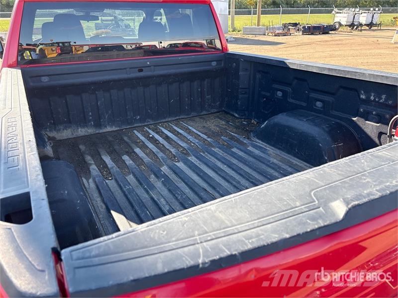 Chevrolet Silverado 1500 Custom 4x4 Extended Cab Pickup Anders