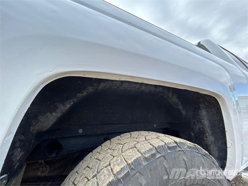 Chevrolet Silverado 1500 LT 4x4 Dual Cab Pickup Ostalo
