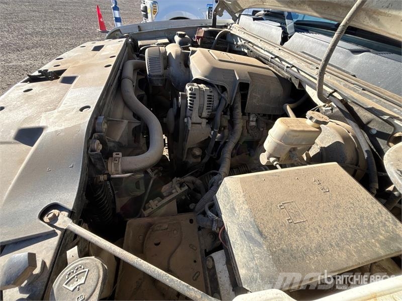 Chevrolet Silverado 1500 LT 4x4 Crew Cab Pickup Furgoni altro