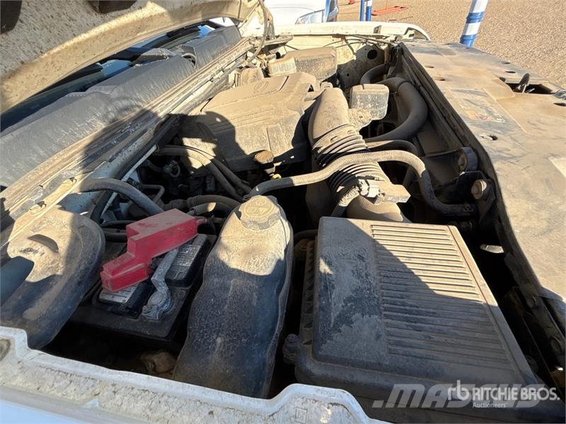 Chevrolet Silverado 1500 LT 4x4 Crew Cab Pickup Furgoni altro