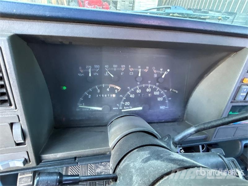 Chevrolet Silverado 1500 Z71 4x4 Pickup Altele