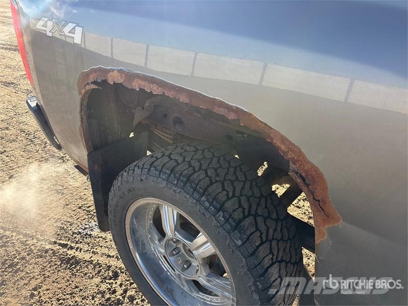 Chevrolet Silverado 1500 LT 4x4 Extended Cab Pickup Anders