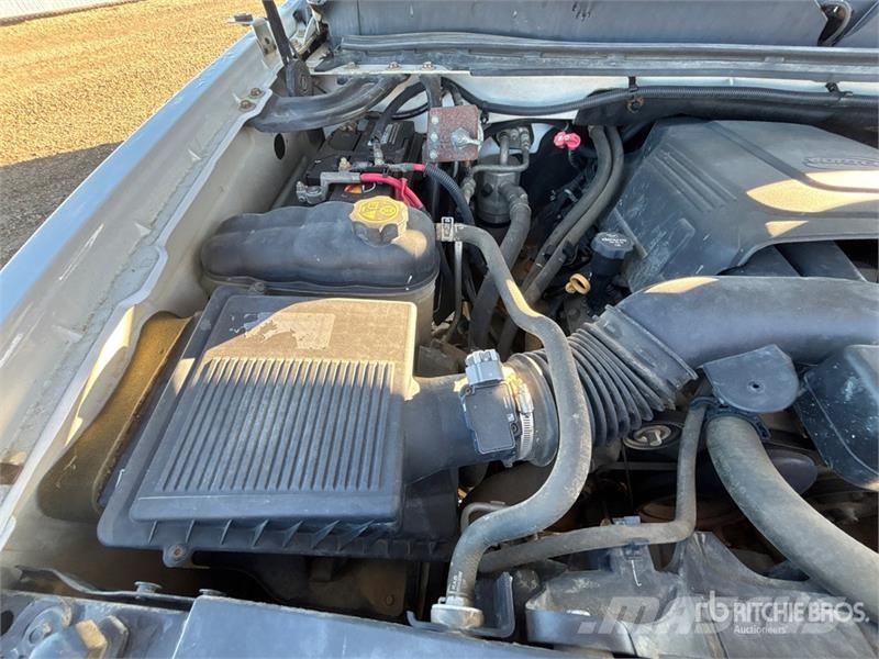 Chevrolet Silverado 1500 LT 4x4 Crew Cab Pickup أخرى