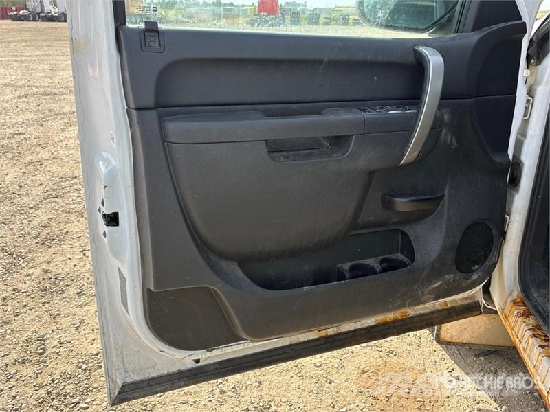 Chevrolet Silverado 1500 LT 4x4 Extended Cab Pickup Muu