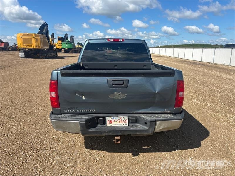Chevrolet Silverado 1500 LT 4x4 Crew Cab Pickup Ostalo