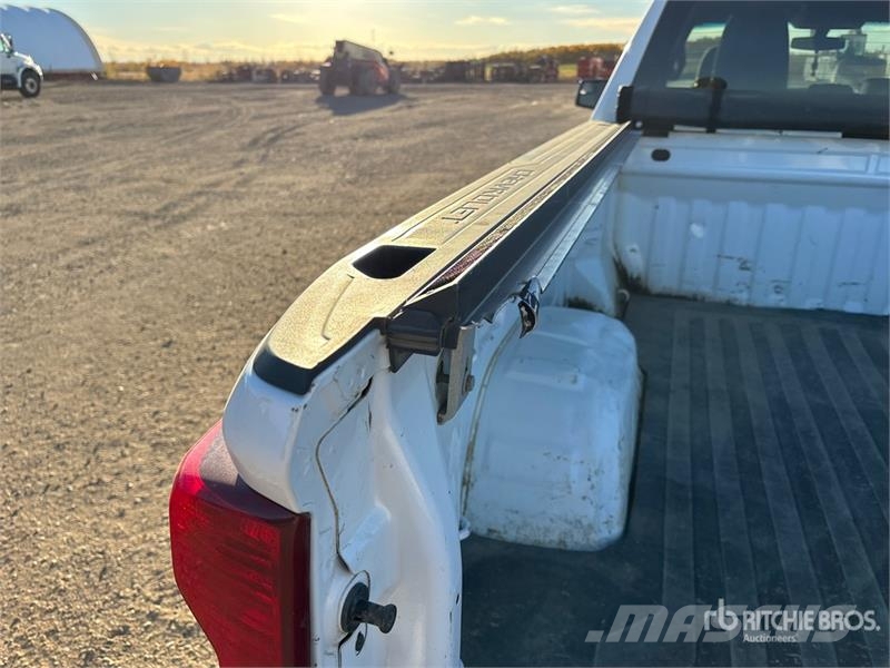 Chevrolet Silverado 1500 LT 4x4 Crew Cab Pickup Інше