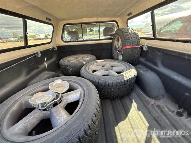 Chevrolet Silverado 1500 4x4 Pickup Diger