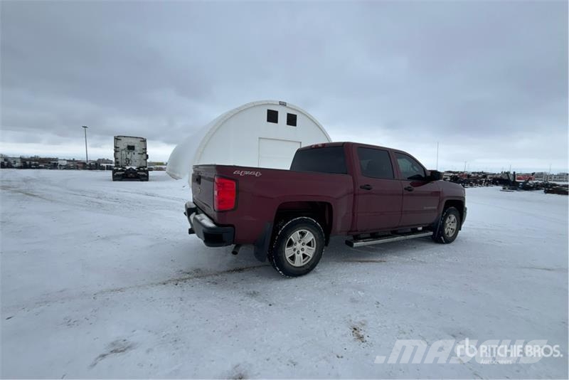 Chevrolet Silverado 1500 4x4 Crew Cab Pickup Andere Transporter