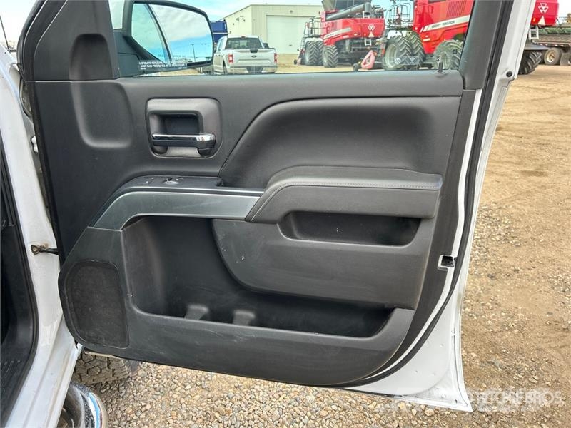 Chevrolet Silverado 1500 LT 4x4 Dual Cab Pickup Ostalo