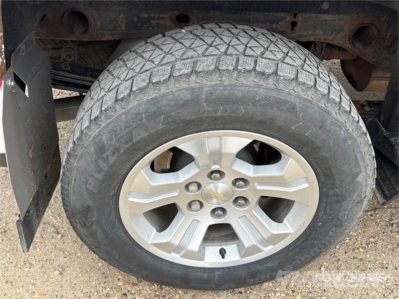 Chevrolet Silverado 1500 LT 4x4 Crew Cab Pickup Další