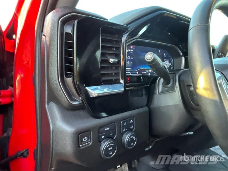 Chevrolet Silverado 1500 LT 4x4 Crew Cab Pickup Drugi