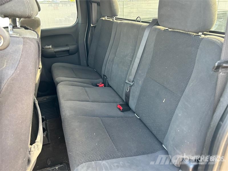 Chevrolet Silverado 1500 LT 4x4 Extended Cab Pickup Ostalo