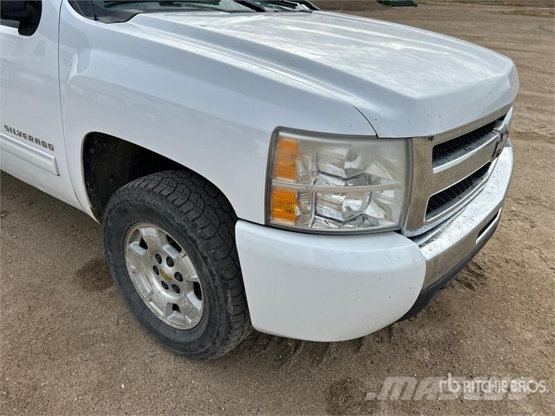 Chevrolet Silverado 1500 LT 4x4 Extended Cab Pickup Muut autot
