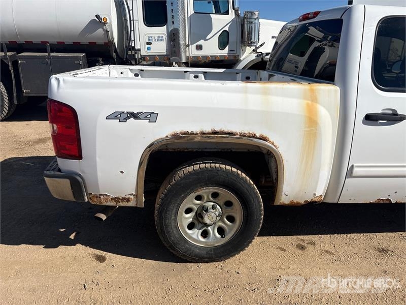 Chevrolet Silverado 1500 LS 4x4 Crew Cab Pickup Andre