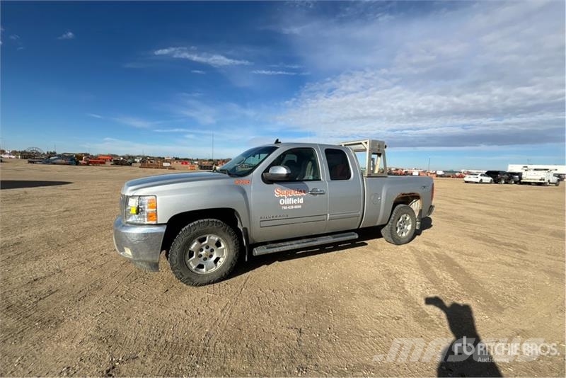 Chevrolet Silverado 1500 LT 4x4 Extended Cab Pilot Pickup Ostalo