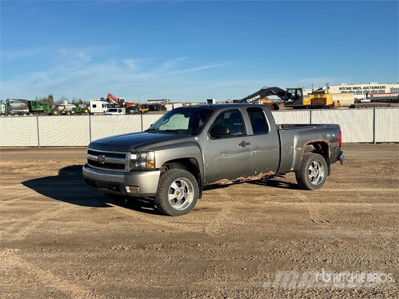 Chevrolet Silverado 1500 LT 4x4 Extended Cab Pickup Anders