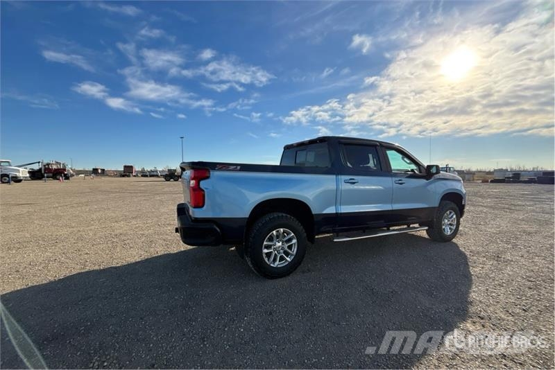 Chevrolet Silverado 1500 4x4 Crew Cab Pickup Drugi
