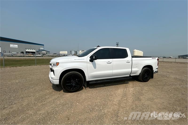 Chevrolet Silverado 1500 RST 4x4 Crew Cab Pickup Ostalo