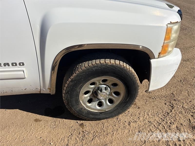 Chevrolet Silverado 1500 LS 4x4 Crew Cab Pickup Andre