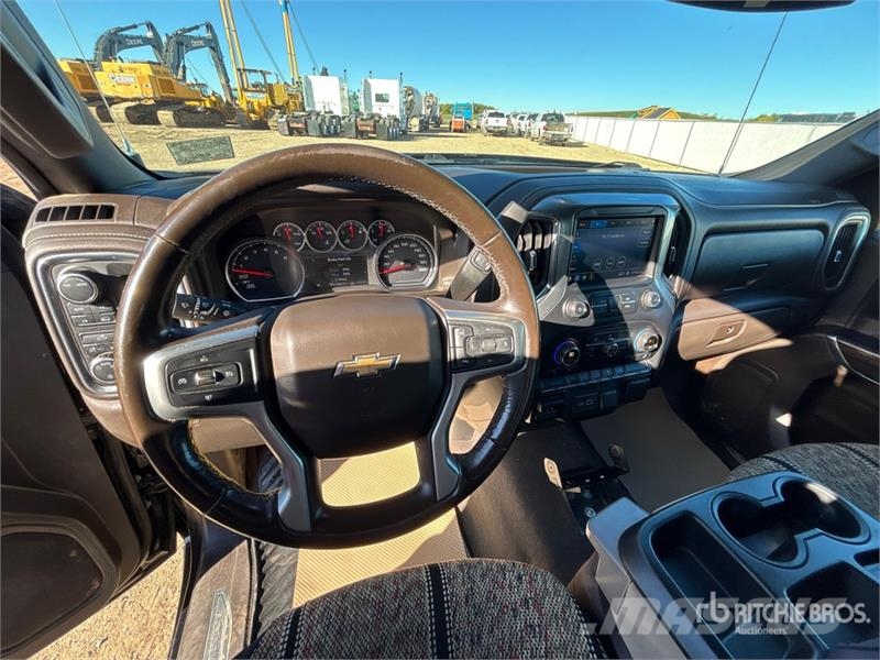 Chevrolet Silverado 1500 LT 4x4 Crew Cab Pickup 其他