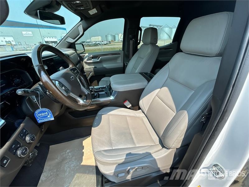 Chevrolet Silverado 1500 RST 4x4 Crew Cab Pickup Ostalo