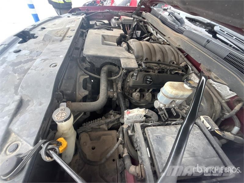 Chevrolet Silverado 1500 4x4 Crew Cab Pickup Andere Transporter