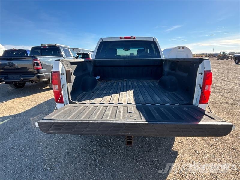 Chevrolet Silverado 1500 LT 4x4 Crew Cab Pickup Anders