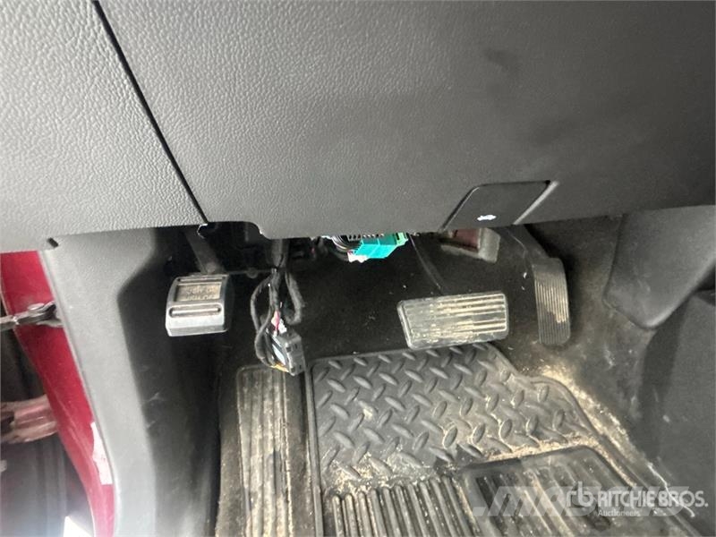 Chevrolet Silverado 1500 4x4 Crew Cab Pickup Andere Transporter