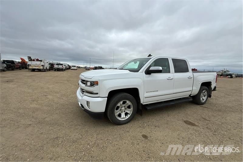 Chevrolet Silverado 1500 LT 4x4 Crew Cab Pickup Další