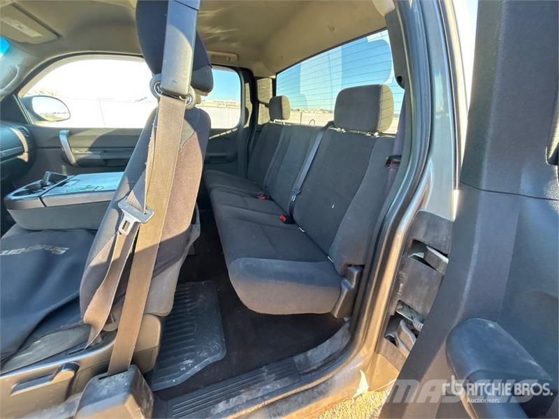 Chevrolet Silverado 1500 LT 4x4 Extended Cab Pickup Anders
