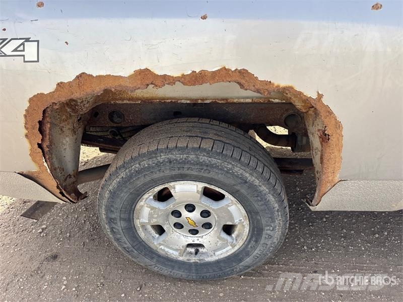 Chevrolet Silverado 1500 LT 4x4 Crew Cab Pickup Ostalo