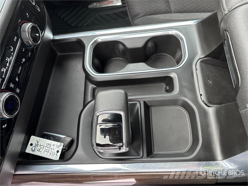 Chevrolet Silverado 1500 RST 4x4 Crew Cab Pickup Drugi
