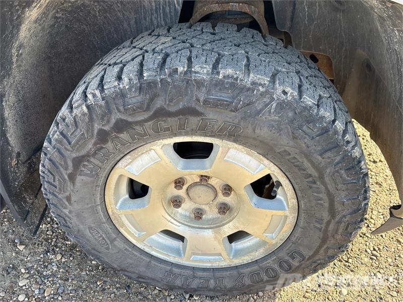 Chevrolet Silverado 1500 LT 4x4 Extended Cab Pilot Pickup Ostalo