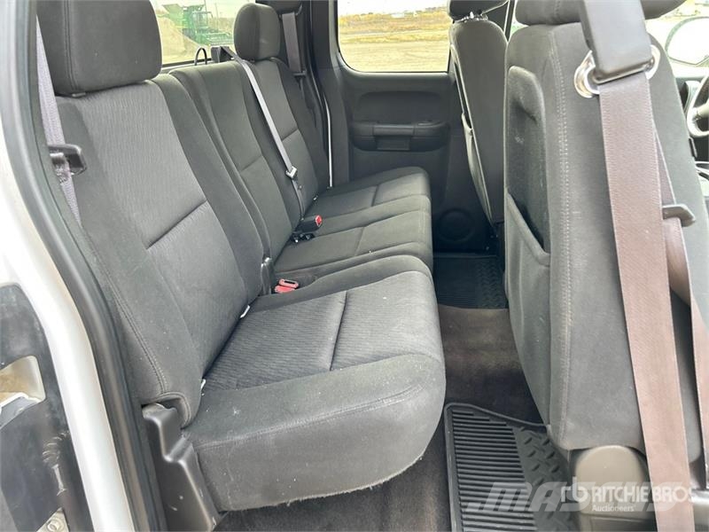 Chevrolet Silverado 1500 LT 4x4 Extended Cab Pickup Muut autot