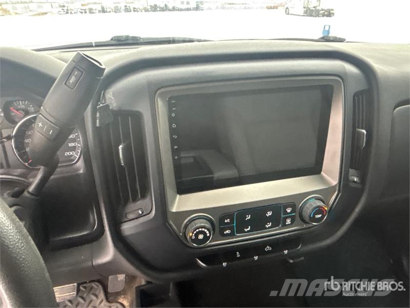 Chevrolet Silverado 1500 4x4 Crew Cab Pickup Andere Transporter