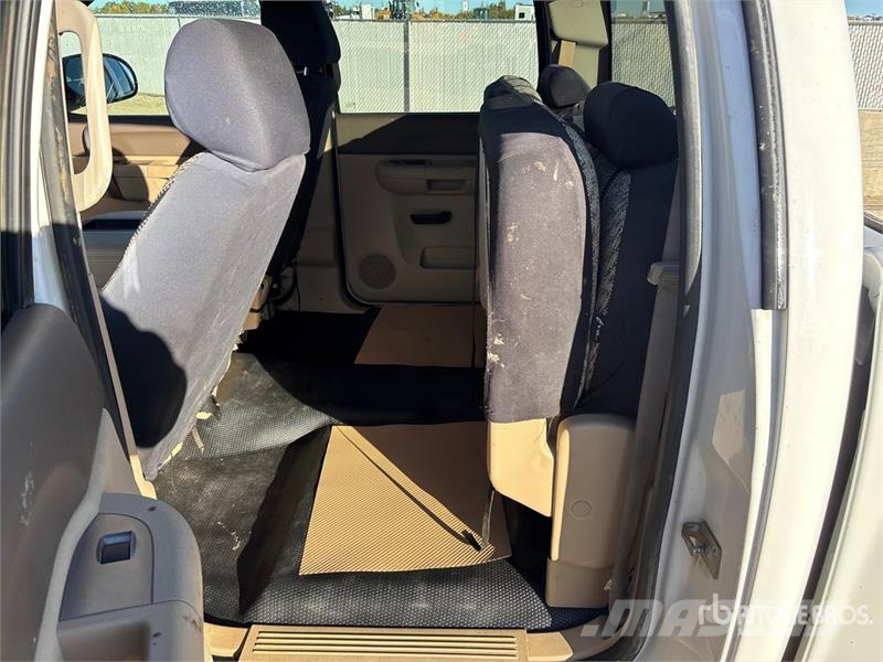 Chevrolet Silverado 1500 LT 4x4 Crew Cab Pickup أخرى