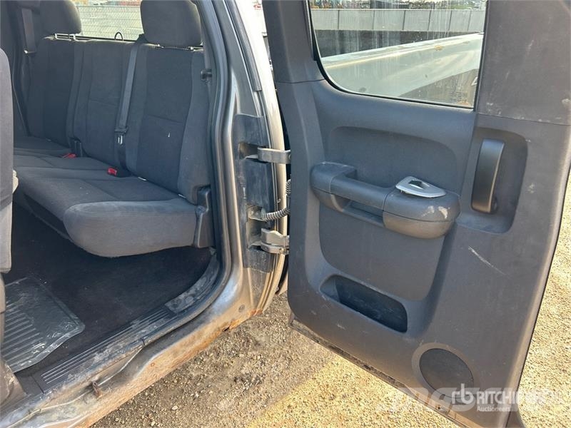 Chevrolet Silverado 1500 LT 4x4 Extended Cab Pickup Ostalo